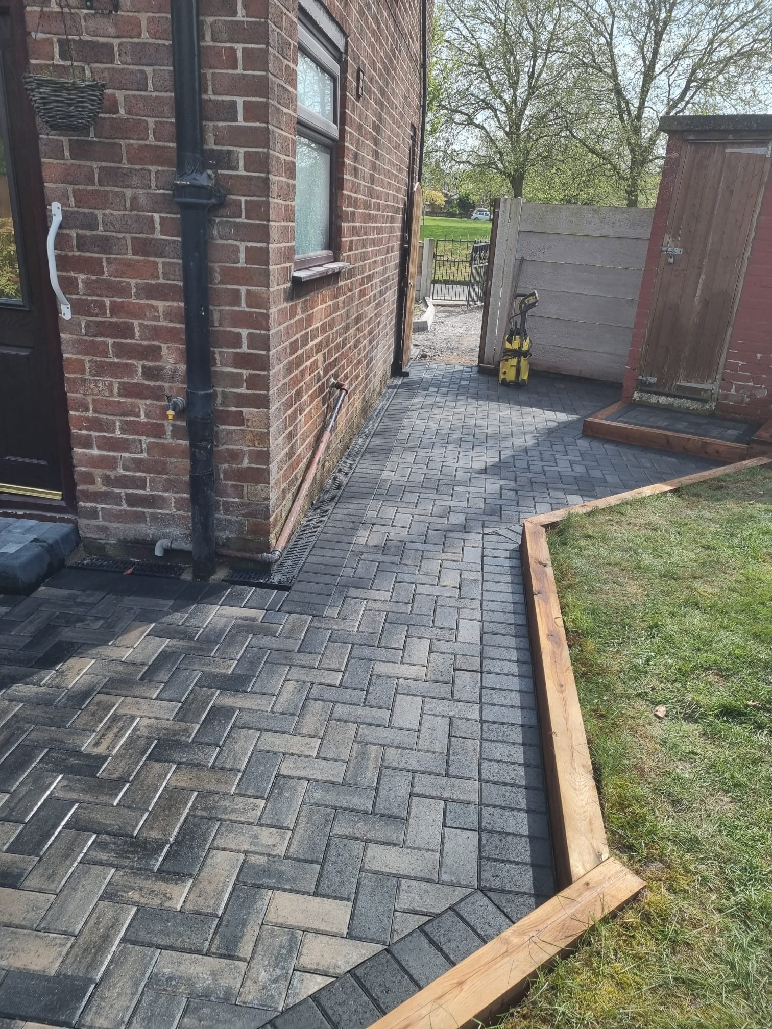 paving Wigan