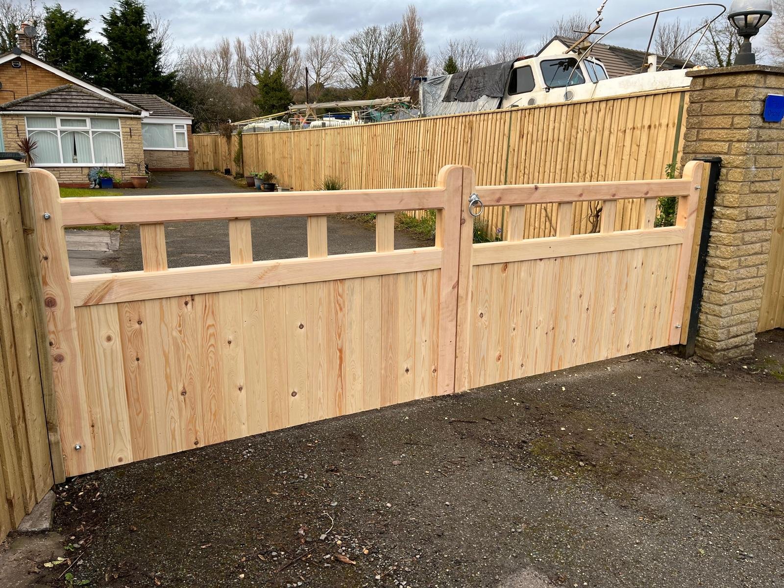 gate installation Huyton