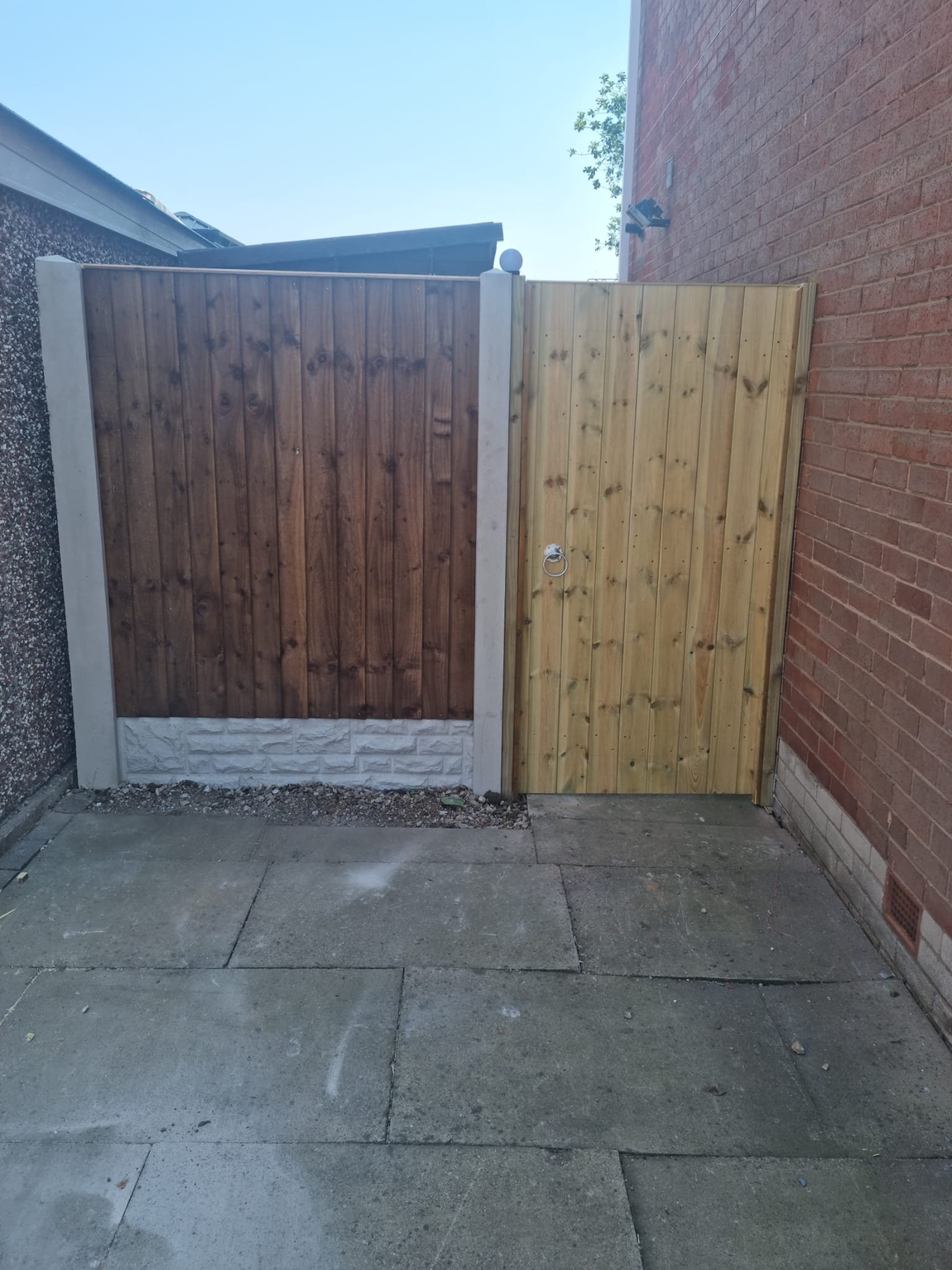 gate installation Wigan